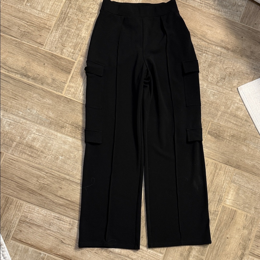 H&M Black Wide-Leg Cargo Trousers size small